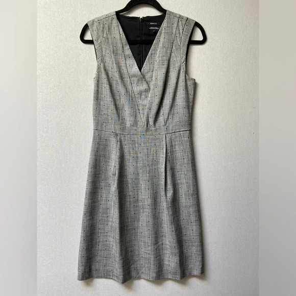 RW&CO. Dresses & Skirts - RW&CO  tailored fit and flared grey polka dot dress Sz 4